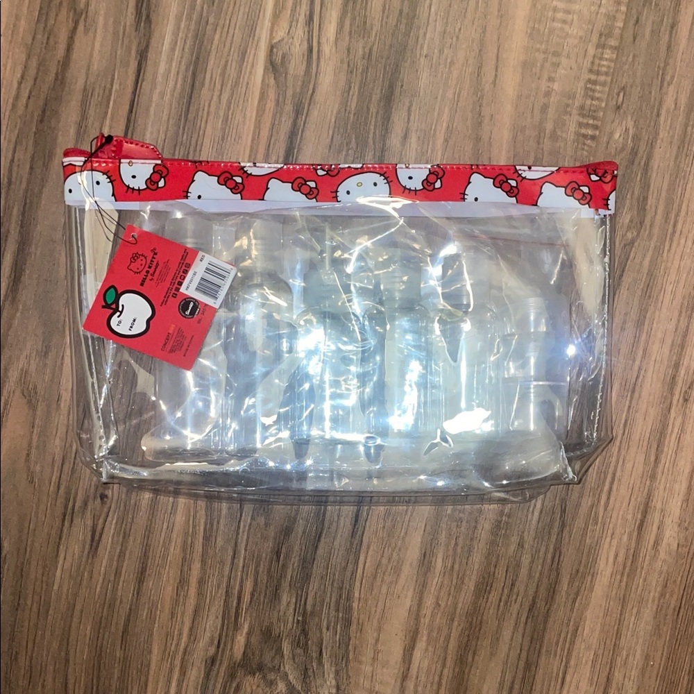 Hello Kitty Travel Bag - Picture 5 of 15